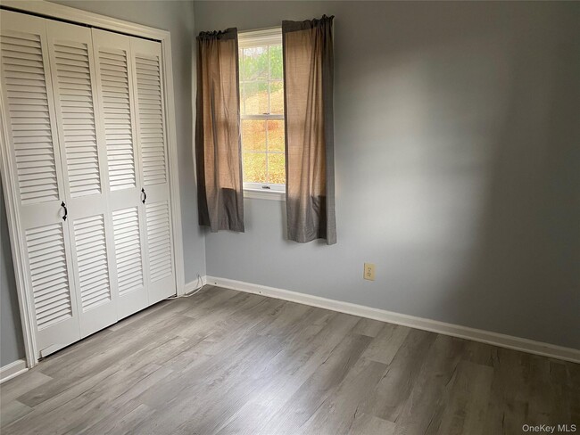 Building Photo - 1378 NY-94