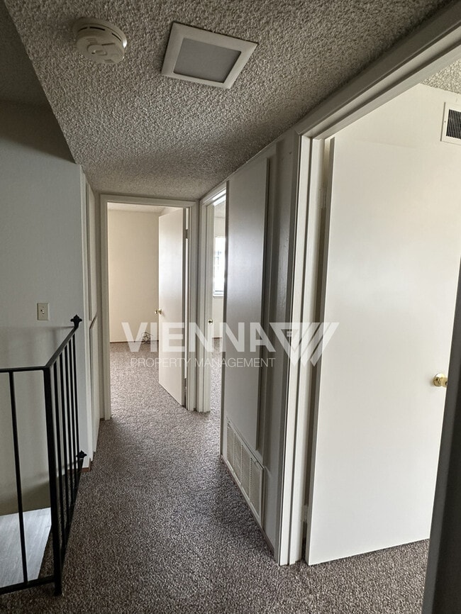 Building Photo - 5066 Greenberry Dr