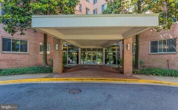 Building Photo - 3000 Spout Run Pkwy