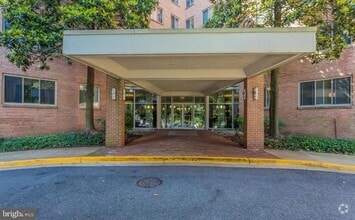 Building Photo - 3000 Spout Run Pkwy