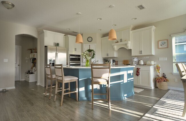 Building Photo - Beautiful Pond-Front Home Near Amelia Concourse