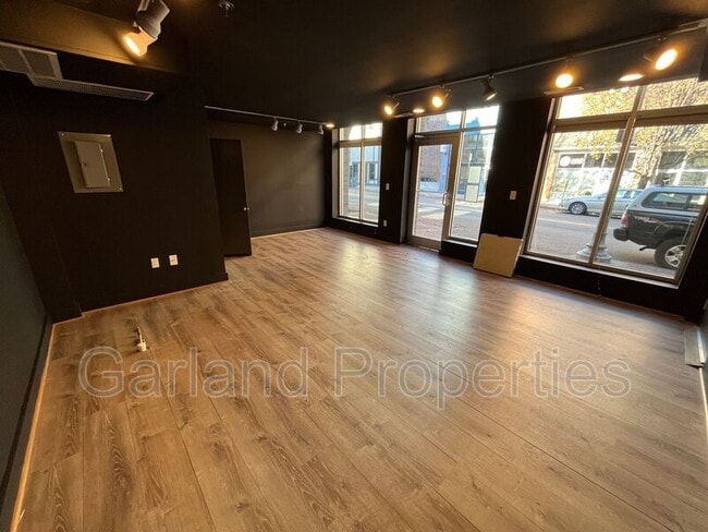 Building Photo - 110 Campbell Ave SE