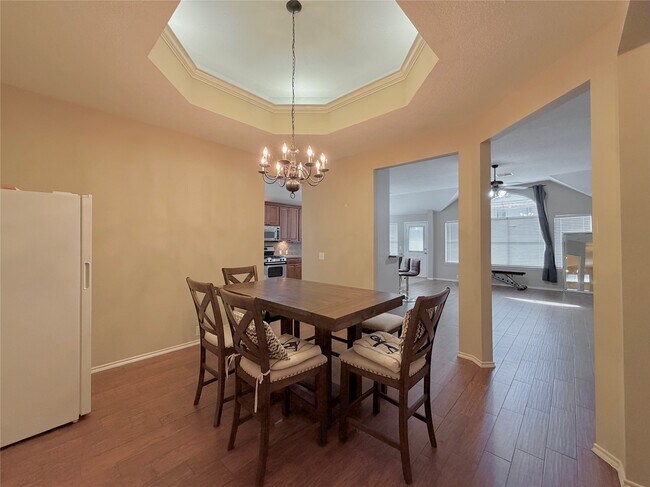 Building Photo - 5511 Baldwin Elm St