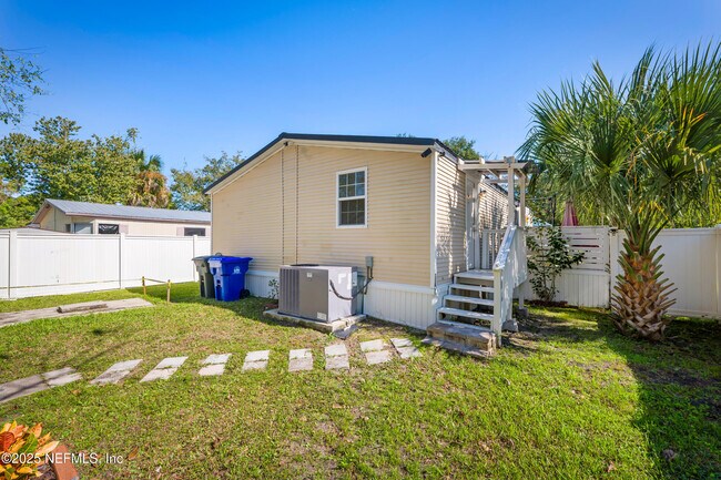 Building Photo - 501 Aiken St