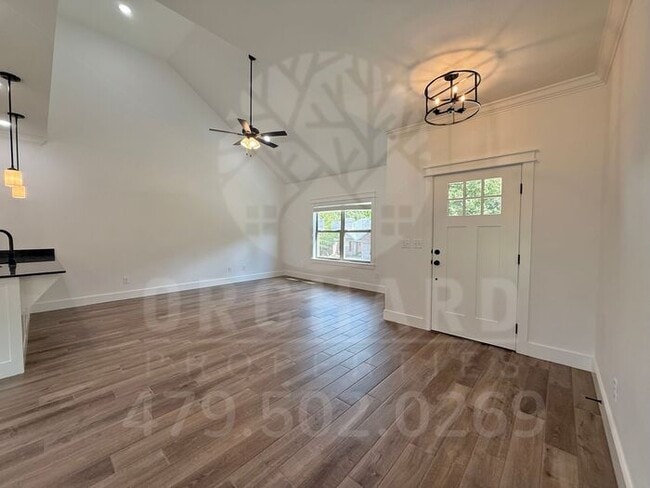 Building Photo - Bella Vista Single-Family Home- 3 Bed/ 2 B...