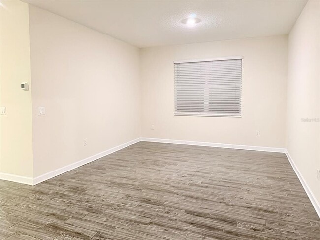 Building Photo - 2065 Camden Loop