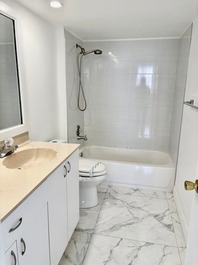 Building Photo - 101 Briny Ave