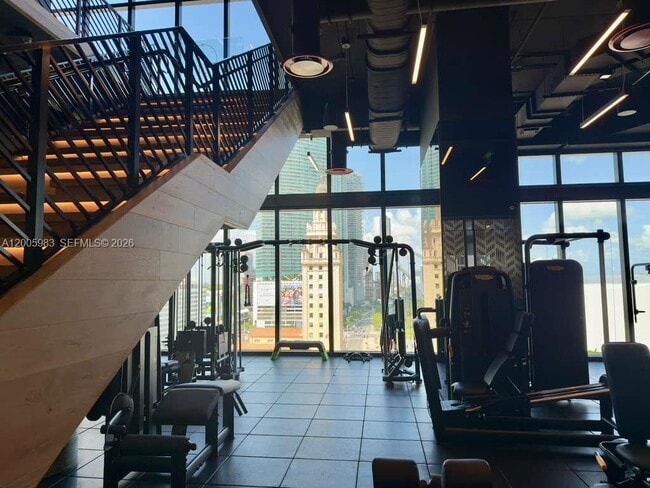 Building Photo - 398 NE 5th St