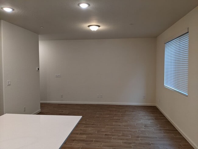 Building Photo - 6433 E Malbec Dr