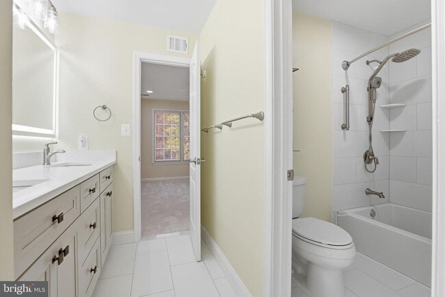 Building Photo - 18136 Hayloft Dr