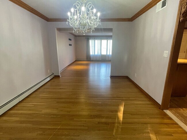 Building Photo - 18 Willow Wood Ct