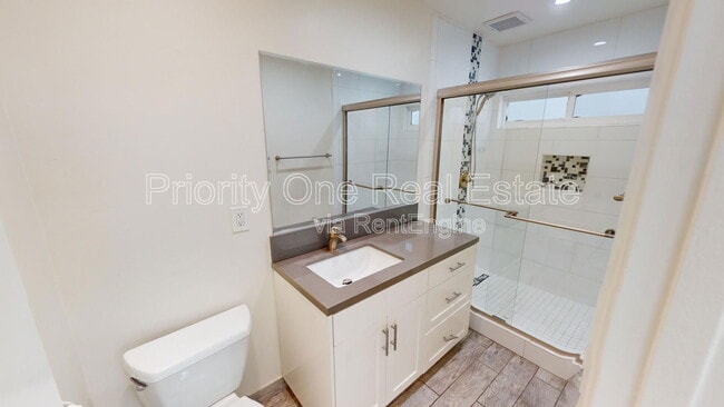 Building Photo - 713 Venice Ct.