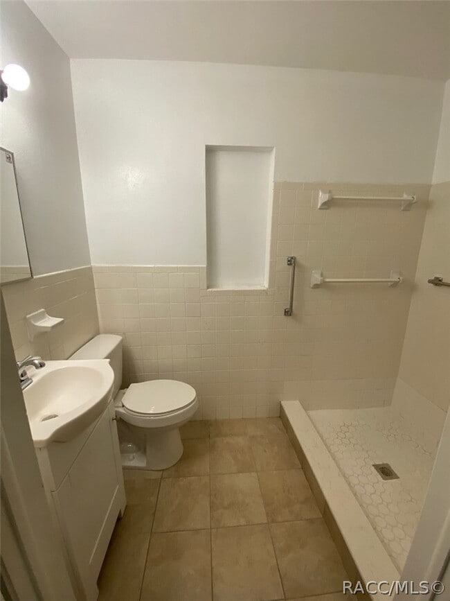 Building Photo - 9009 S Zanmar Dr