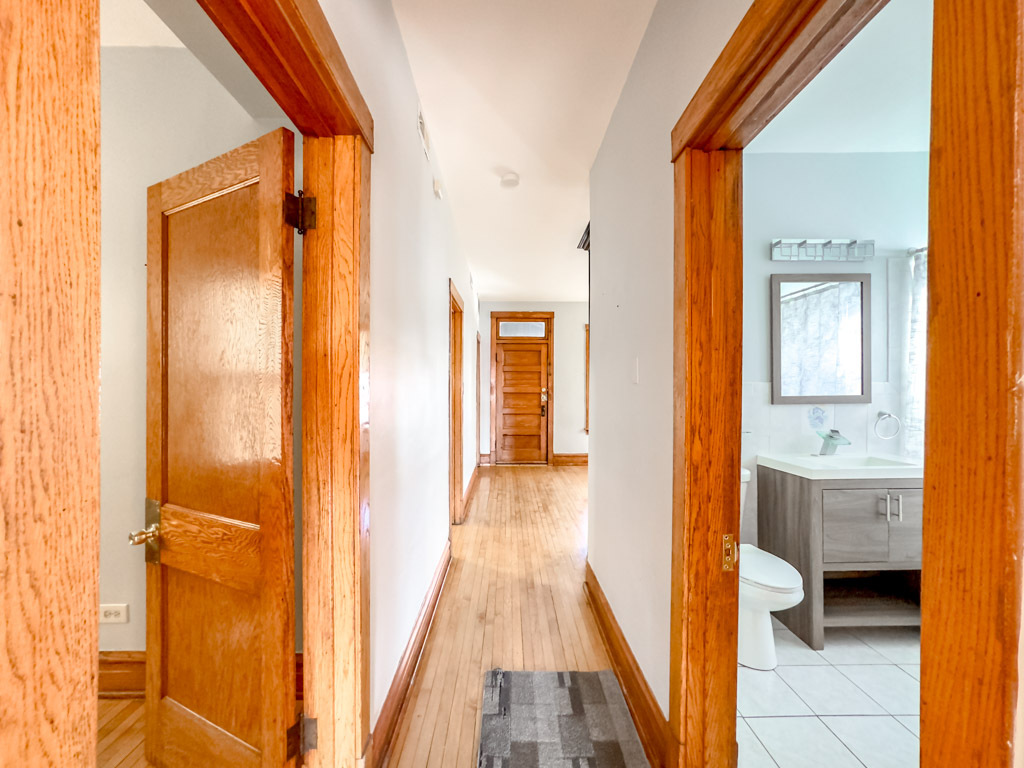 Building Photo - 4322 W Kamerling Ave