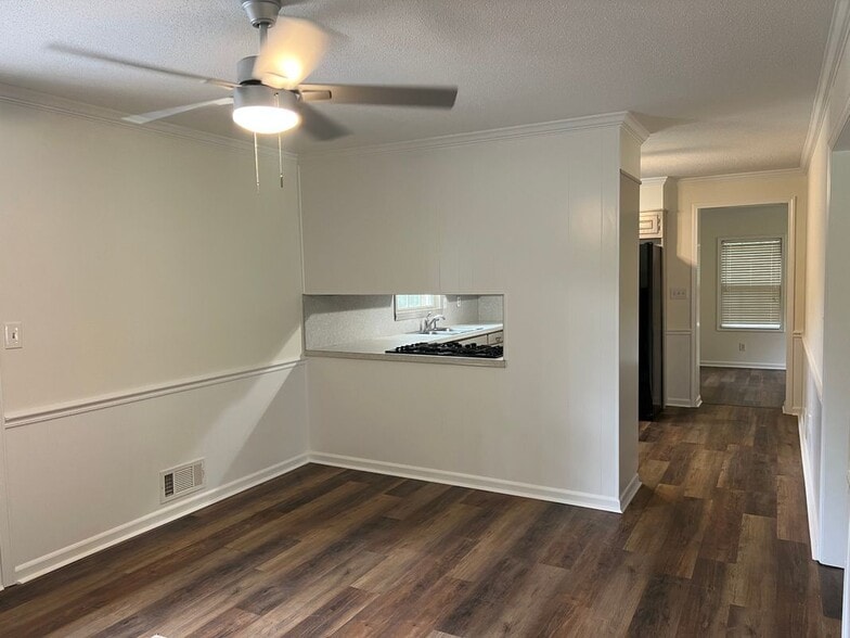 Building Photo - 8505 Bells Ferry Rd