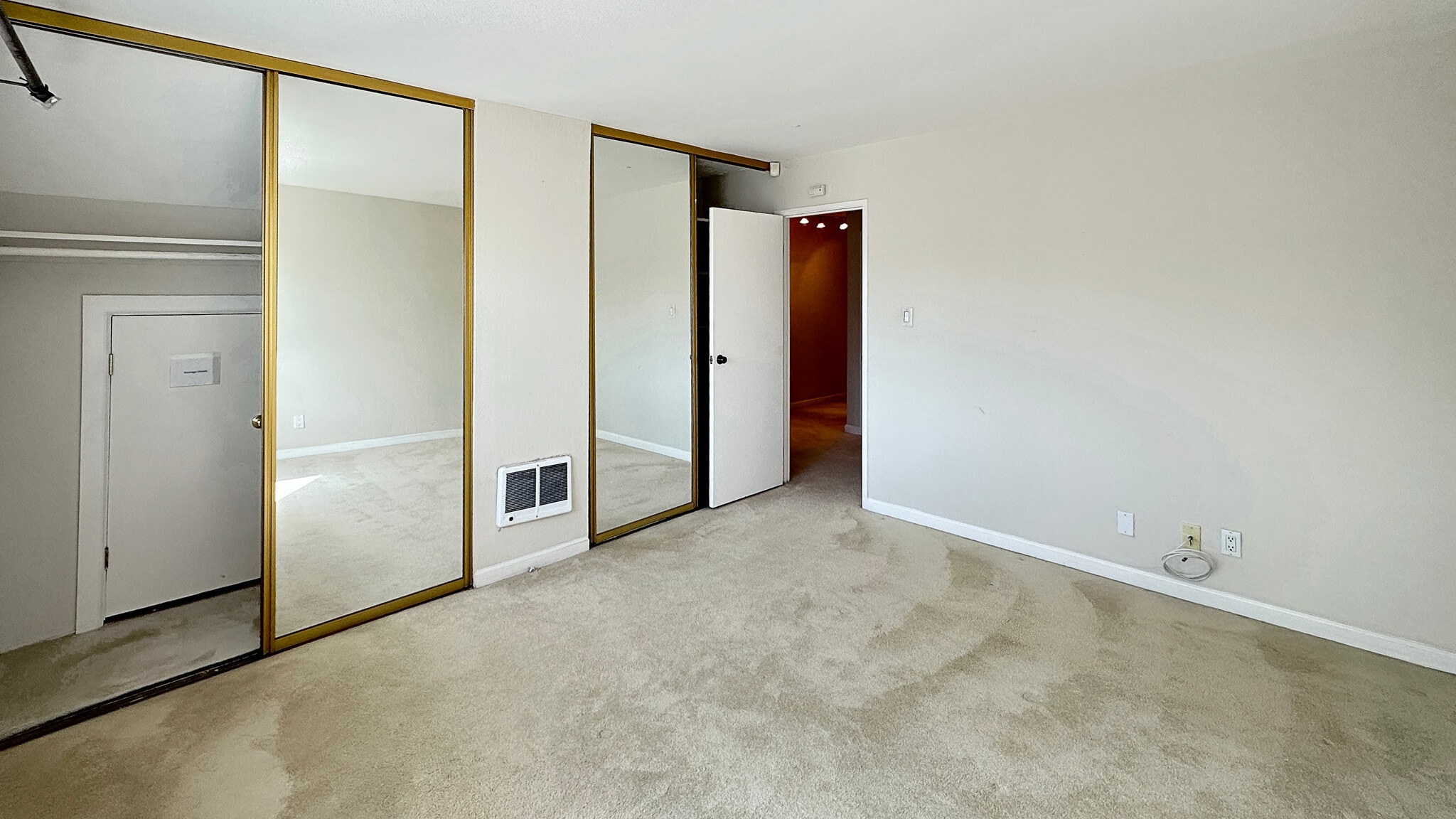 Building Photo - 7 Embarcadero W