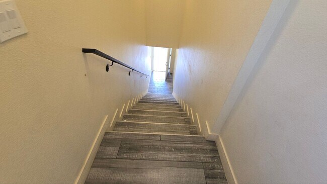 Building Photo - 71(439)