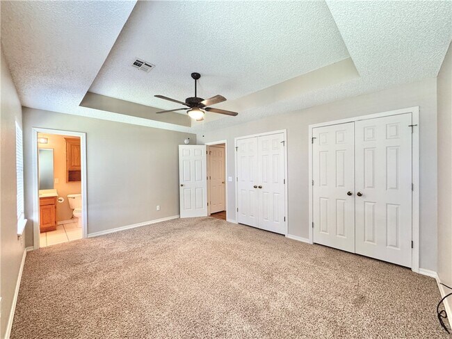 Building Photo - 3050 Birch Pl
