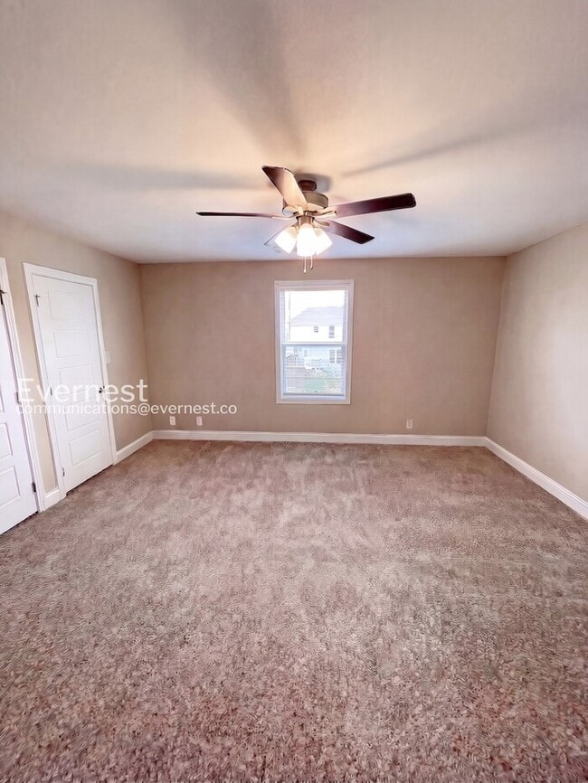 Building Photo - 3385 Polly Dr