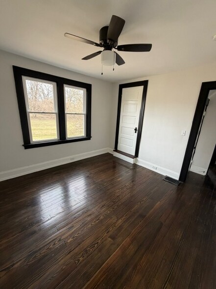 Building Photo - 10272 Burlington Rd