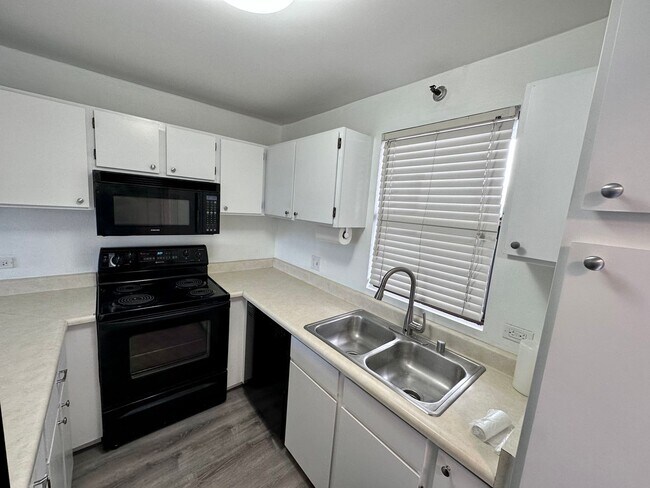 Building Photo - 98-501-501 Koauka Loop