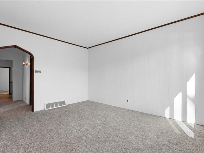 Living room - 3214 S Throop St