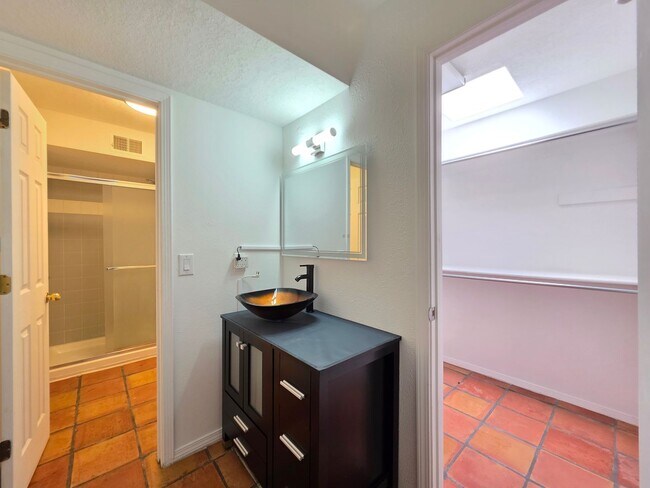 Building Photo - 1504 Escondida Ct