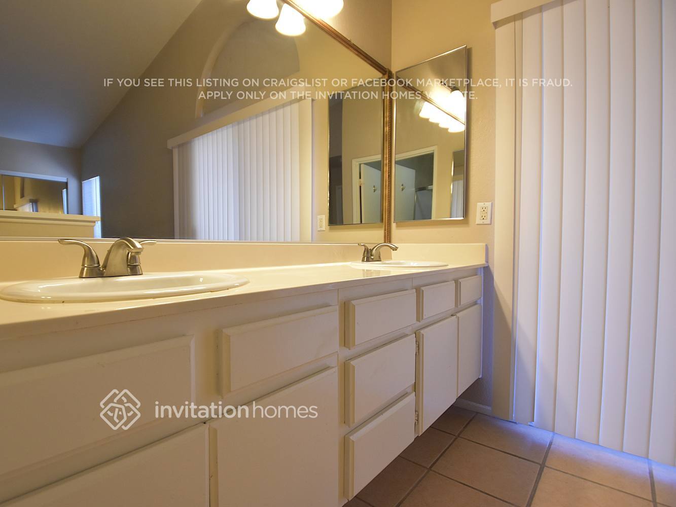 Building Photo - 27736 Doreen Dr