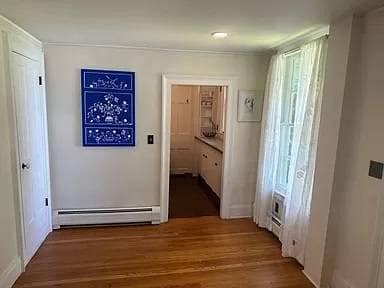 Building Photo - 8 Lake St