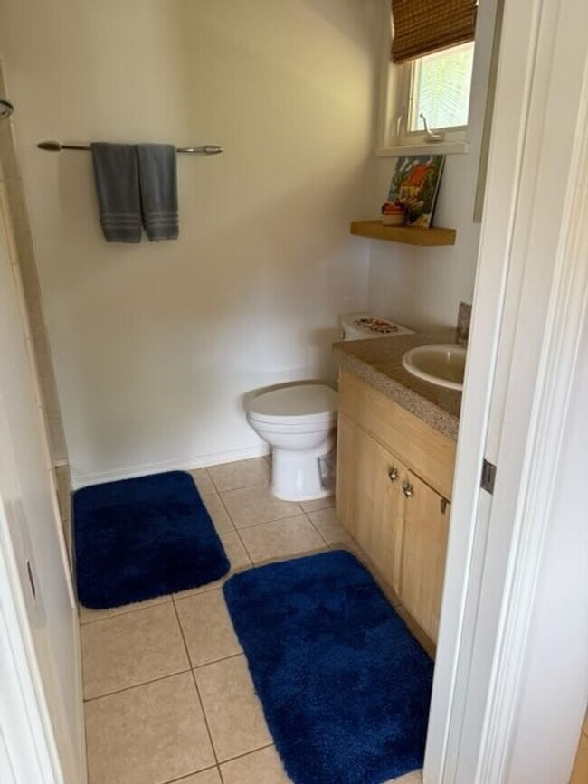 Building Photo - Maui Meadows- beautifully renovated 2-bedroom, 1-bath private cottage w/ a POOL