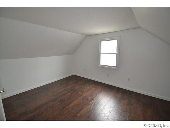 Building Photo - 126 Colin St