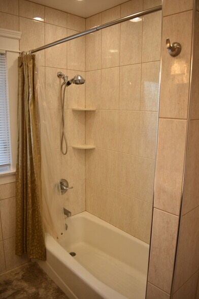 Building Photo - 917 Grand Ave