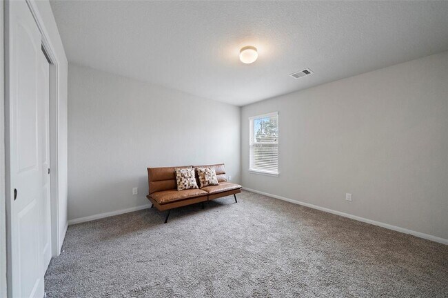 Building Photo - 2277 Forest Chestnut Dr