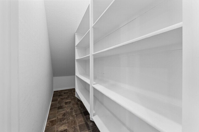 Building Photo - Modern 3-Bedroom + Loft Near VA Hospital