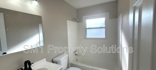 Building Photo - 1417 Ardmore Dr
