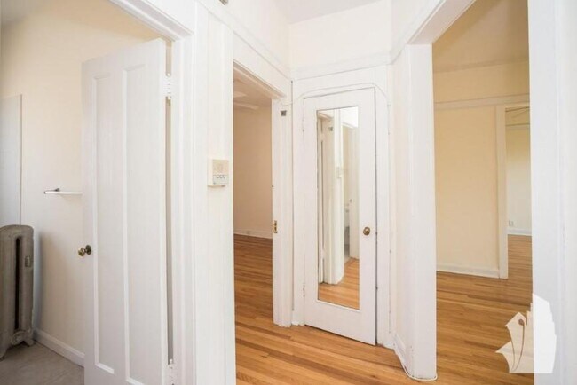 Building Photo - 1 bedroom in Chicago IL 60640