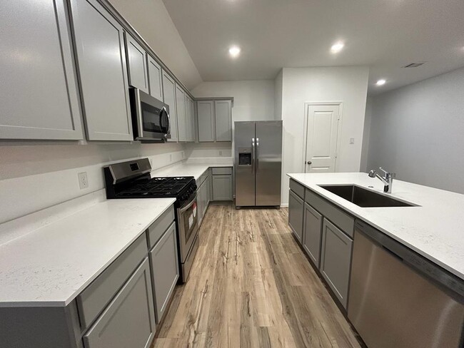Building Photo - 2909 Eden Lk Ln