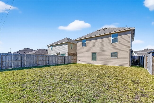 Building Photo - 7402 Clover Chase Dr