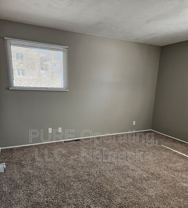 Building Photo - 8624 Templeton Dr