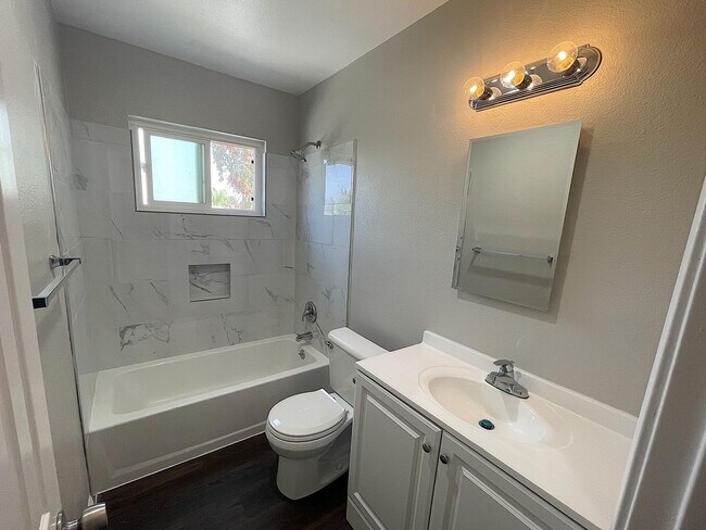 Interior Photo - Evart Apartments
