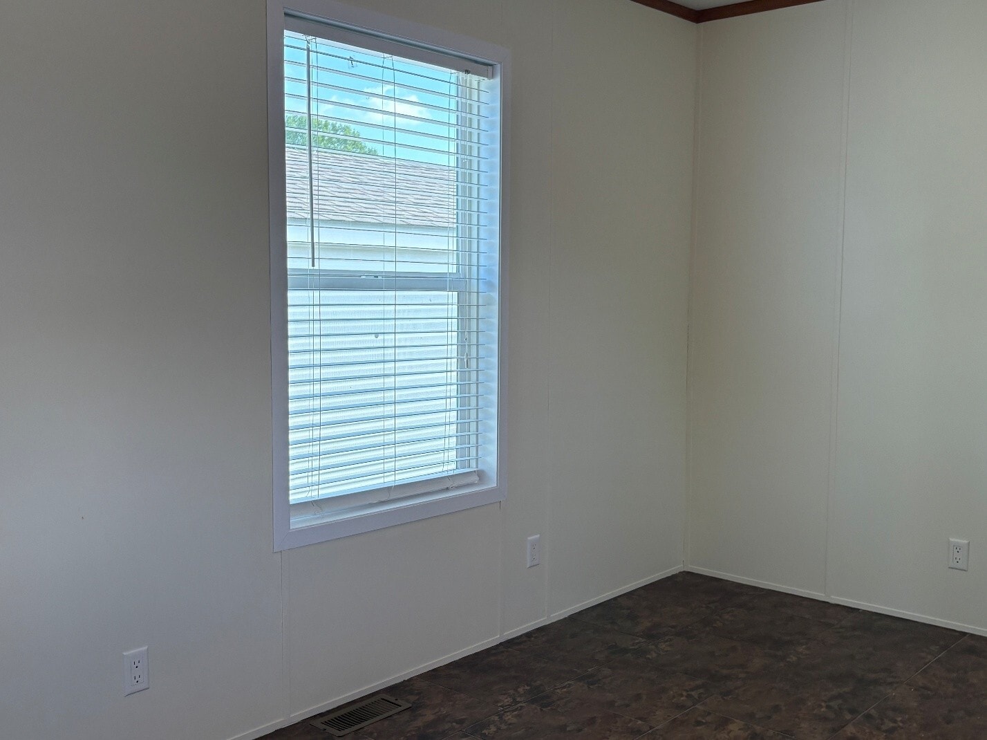Building Photo - 2061 Windover Dr