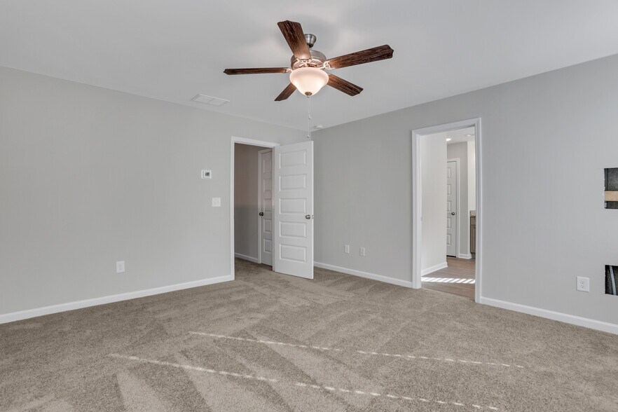 Building Photo - 236 Eva Way NE