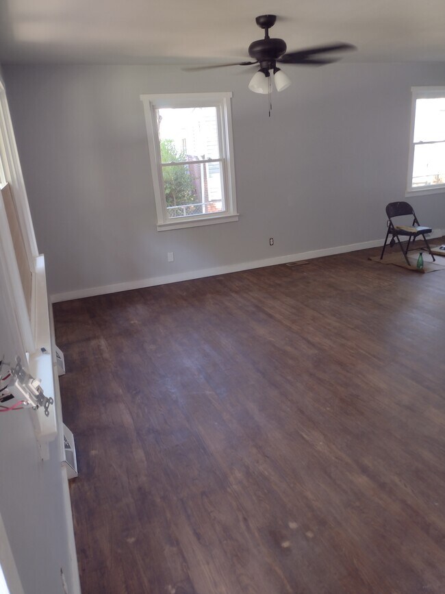 Building Photo - 2525 Deerfield Dr