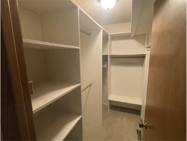 Building Photo - 14810 Lloyds Dr