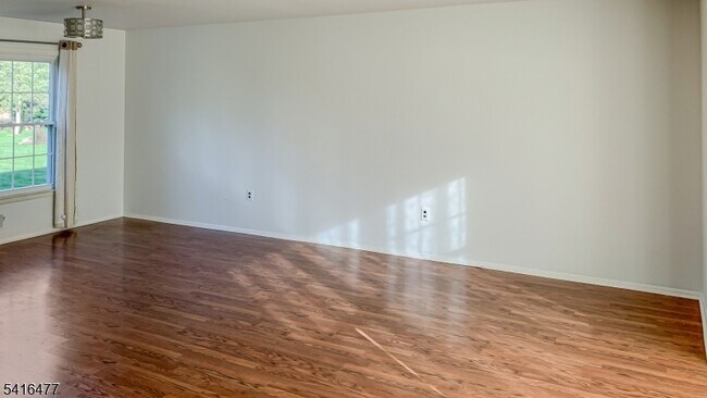 Building Photo - 247 Fairfield Ln