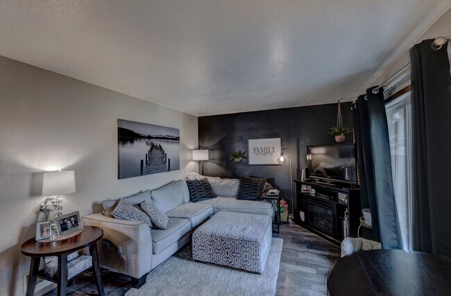 Building Photo - 4025 Wild Flower Dr