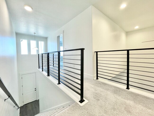 Building Photo - 4411 W Monument Peak Dr
