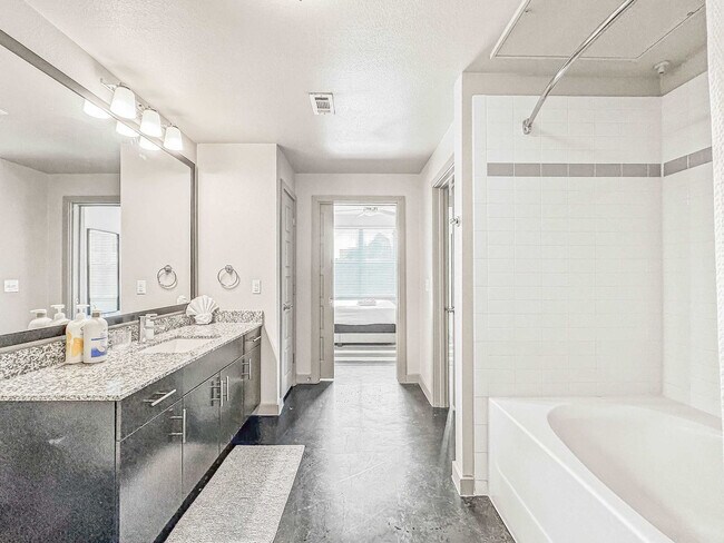 Building Photo - 3021 Routh St