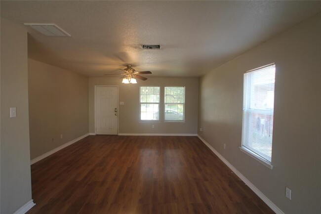 Building Photo - 22802 Sugar Bear Dr