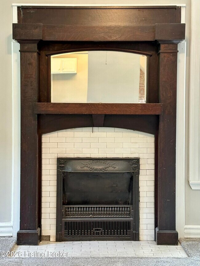 Building Photo - 1402 S 6th St